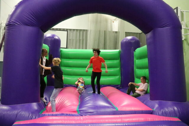 https://broadfield.lancs.sch.uk/wp-content/uploads/Fun-day-3-23.jpg
